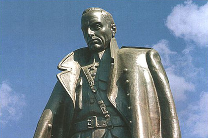 Памятник Колчаку в Иркутске, скульптор Вячеслав Клыков
