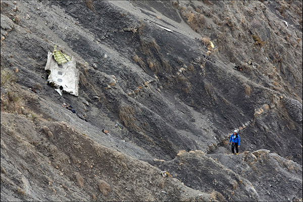 Во французских Альпах ведутся поиски тел погибших