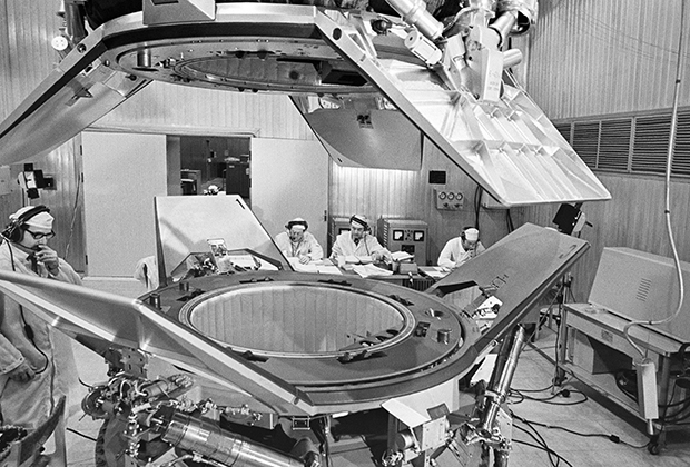 Наземное испытание стыковки кораблей «Союз» и «Аполлон»