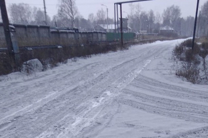 В «некрасивом» российском городе выпал черный снег