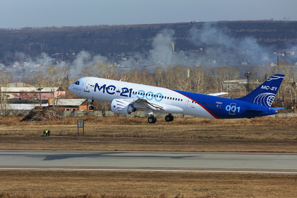 Медведев пожаловался на «палки в колесах» при создании новейшего самолета