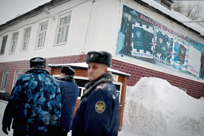 Ошибка МВД превратила законопослушного россиянина в преступника. Это сломало ему жизнь