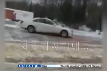 Участники свадьбы подрифтили у Вечного огня и станцевали лезгинку