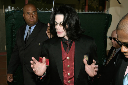 BBC молча убрала из эфира песни Майкла Джексона