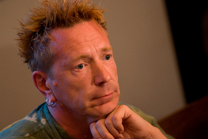 Лидер Sex Pistols объяснил причину самоубийства вокалиста The Prodigy