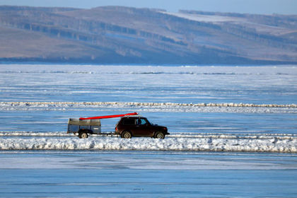 «Бесстрашные русские водители» на замерзшем Енисее потрясли британцев