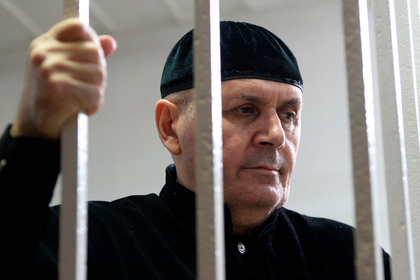Нашедший секретные тюрьмы в Чечне правозащитник сел на четыре года