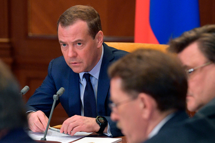 Медведев раскритиковал качество переработки мусора в России