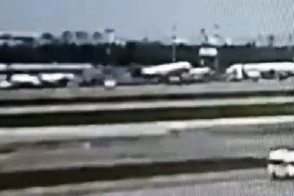 Появилось видео со скачущим SSJ-100 в Шереметьево
