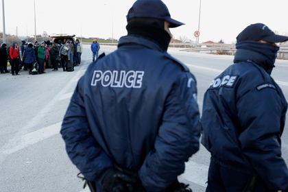 Незаконно ввозившую тысячи мигрантов в Европу банду поймали в Турции