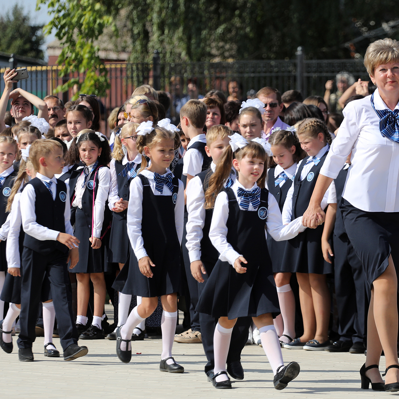 Российские дети идут в школу