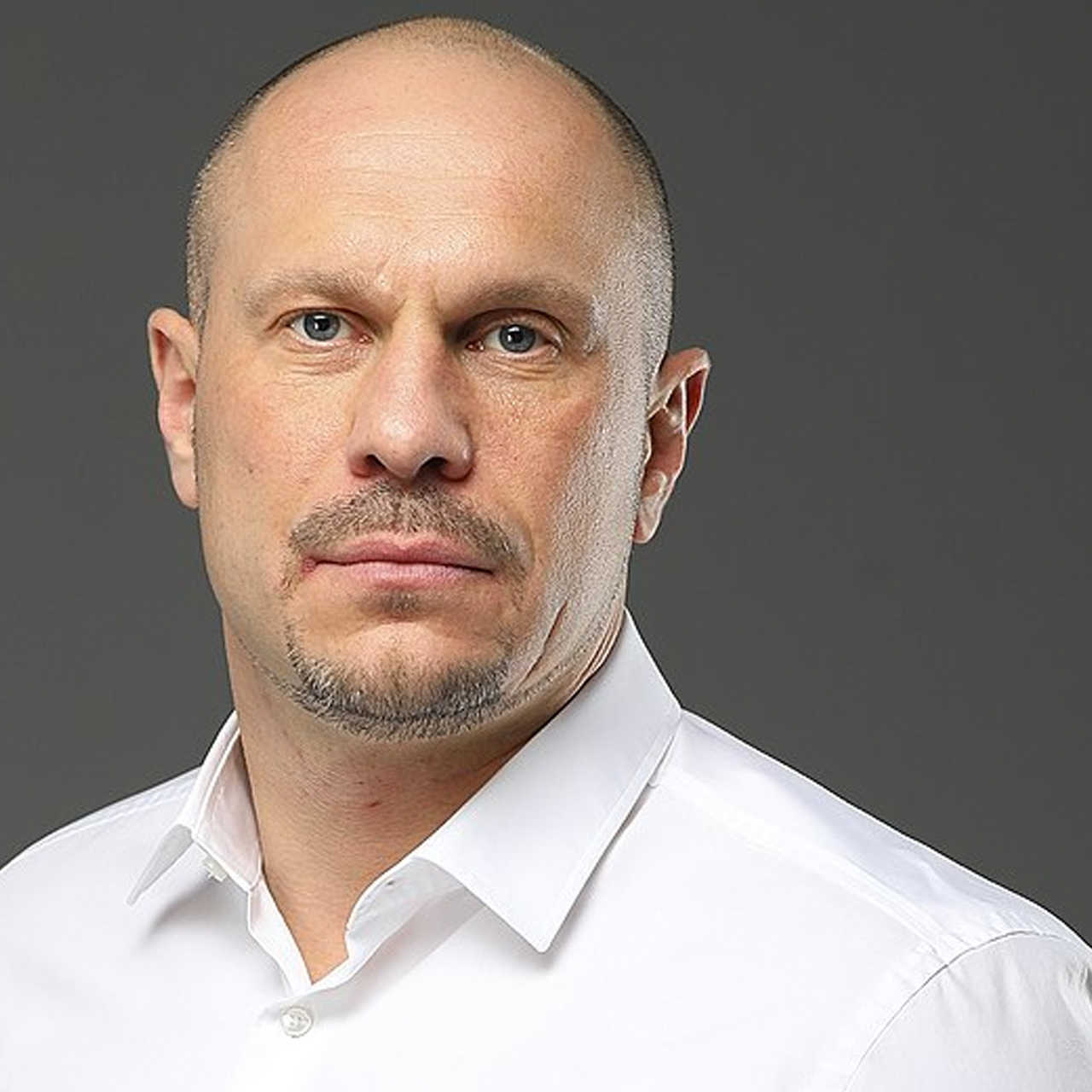 http://icdn.lenta.ru/images/2019/12/17/17/20191217170638934/square_1280_27c838e0cd789ef8d2fbe99f128d3181.jpg