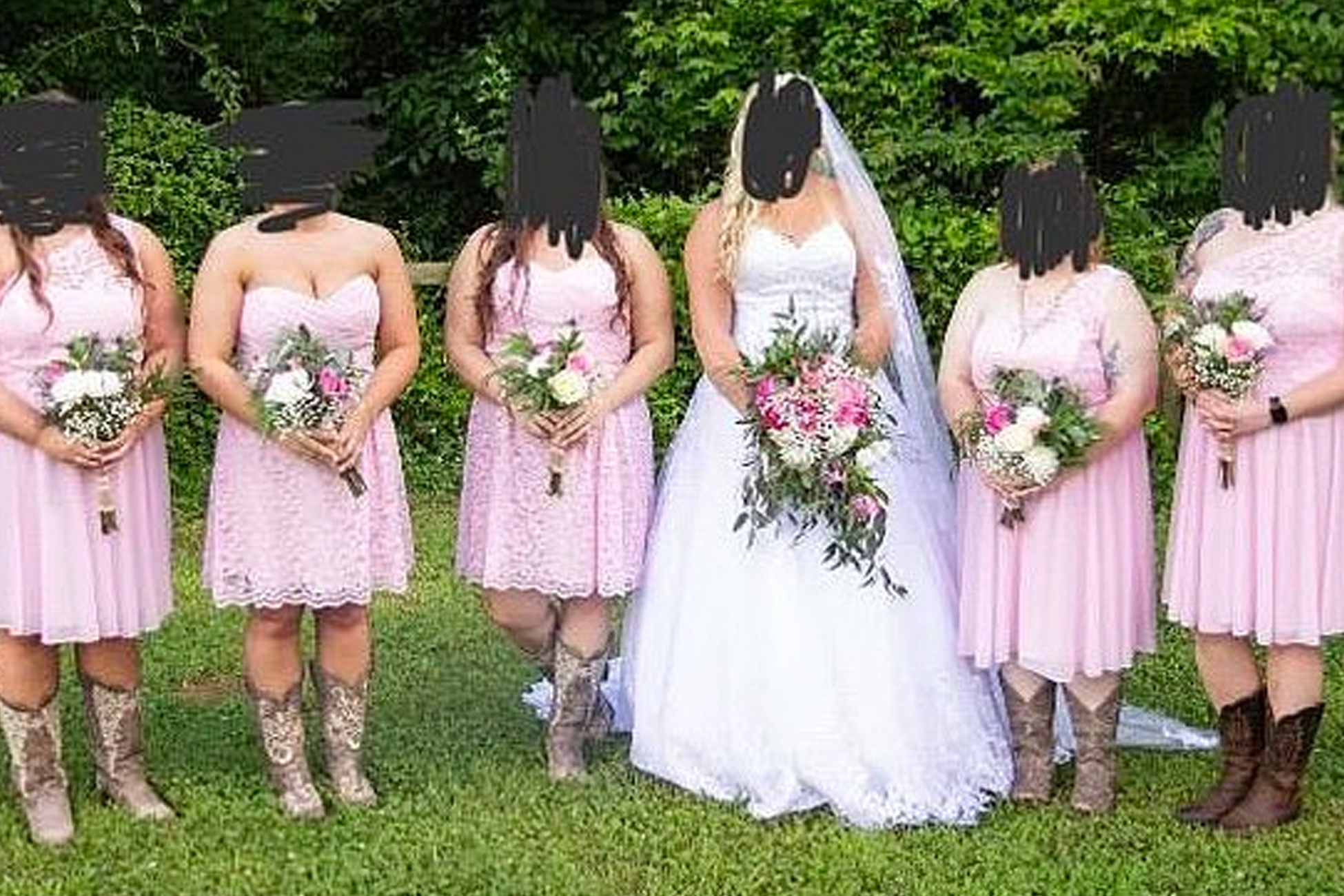 Уродливые платья подружек невесты