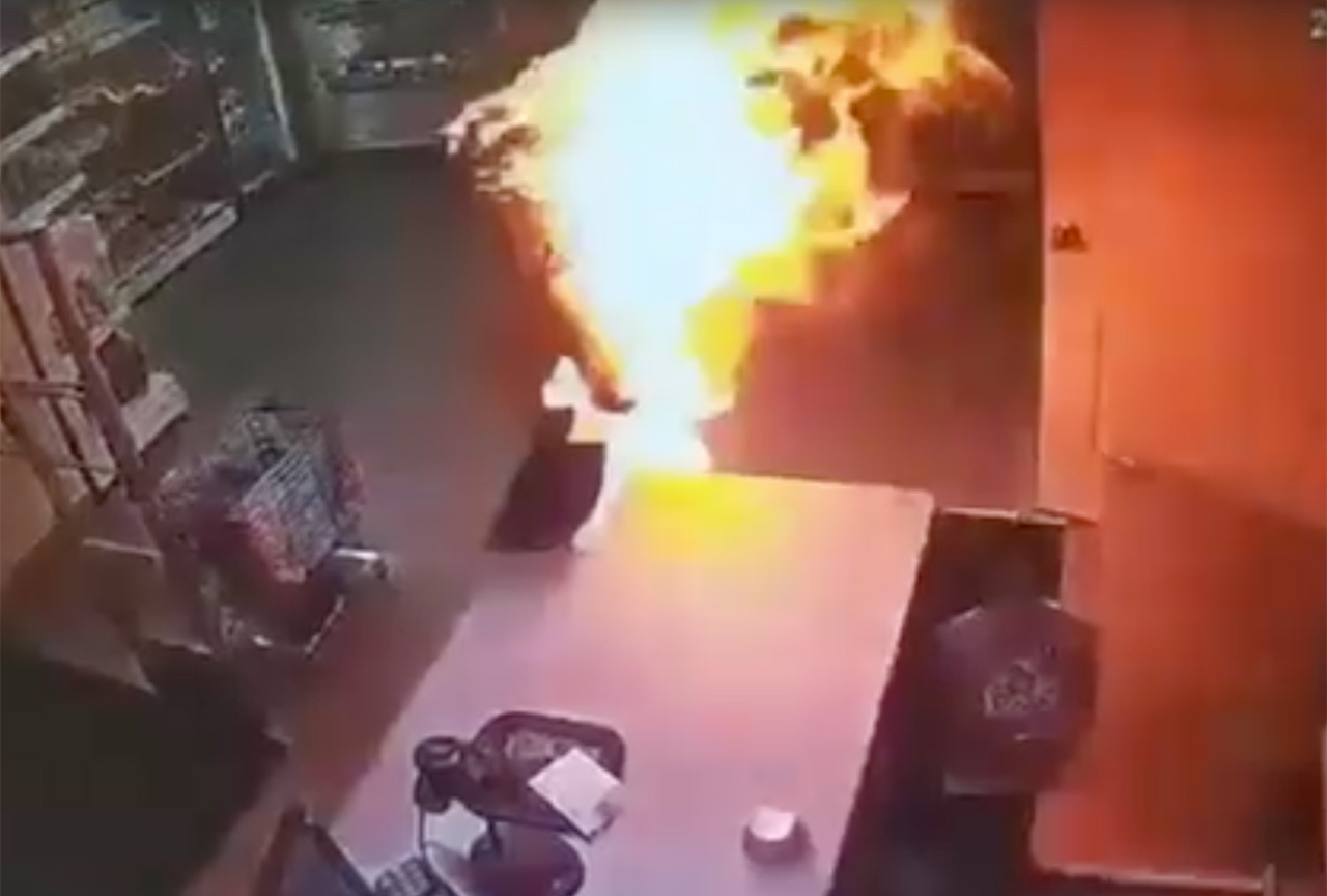 Обгоревшая шалашовка вафлит кукан на съемной квартире