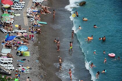 Любимая топлесс на пляжном отдыхе в Турции фото