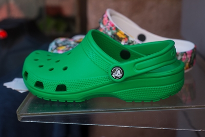   crocs    