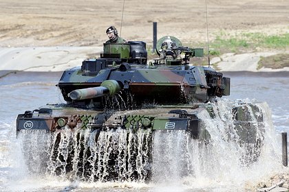         Leopard 2  Abrams