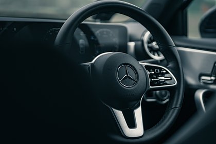 Mercedes     -    
