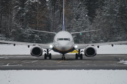 Alaska Airlines   Boeing -    