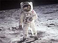 Астронавт Базз Олдрин (Buzz Aldrin) на Луне. Фото с сайта spaceflight.nasa.gov