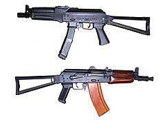 Пистолет-пулемет "Витязь" (сверху) и АКС-74У. Фотографии с сайта <a href=http://world.guns.ru target=_blank>World Guns</a>