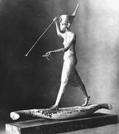 Пропавшая статуя Тутанхамона. Фото с сайта drhawass.com 