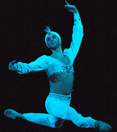 Николай Цискаридзе в сцене из балета "Баядерка". Фото РИА Новости, Владимир Вяткин