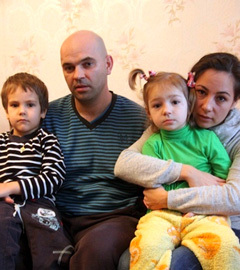 Виктор и Анастасия Доронины с детьми Есенией и Богданом. Фото из личного архива