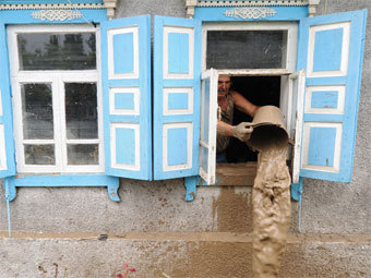 Крымск после наводнения: даже на месте трагедии волонтеры оказались в разных лагерях