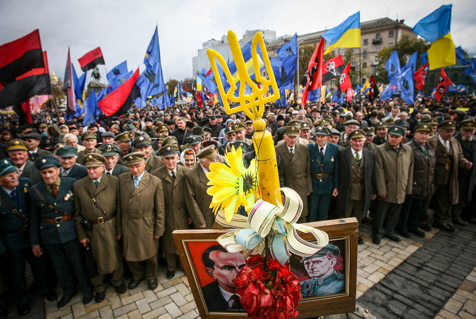 Ветераны УПА во время марша памяти по случаю празднования 65-летия Украинской повстанческой армии в Киеве 14 октября 2007 года