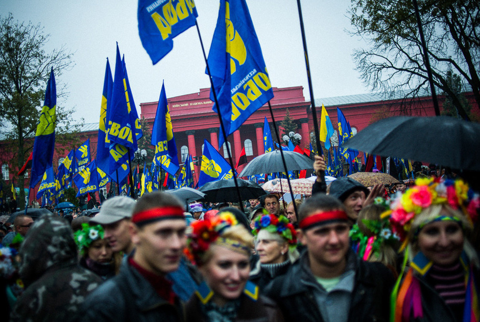 Митинг сторонников «Свободы», посвященный 70-й годовщине создания УПА, возле памятника Тарасу Шевченко в Киеве 14 октября 2012 года