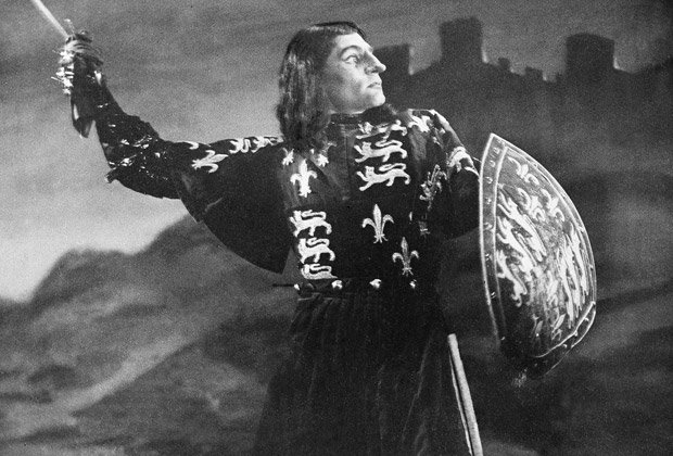 Лоуренс Оливье в роли Ричарда III на сцене театра «Олд-Вик»