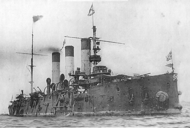Крейсер 1 ранга «Аврора» на рейде Манилы после Цусимского сражения, июнь 1905 года