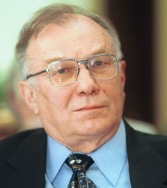 Станислав Куняев