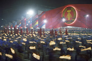 Факельное шествие молодежи ГДР по бульвару Унтер ден Линден в Берлине. Празднование 25-й годовщины образования ГДР, 1974 год