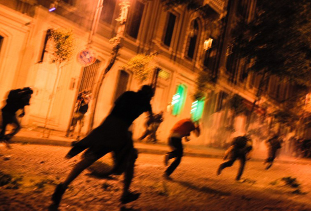 Разгон демонстрантов рядом с резиденцией Эрдогана