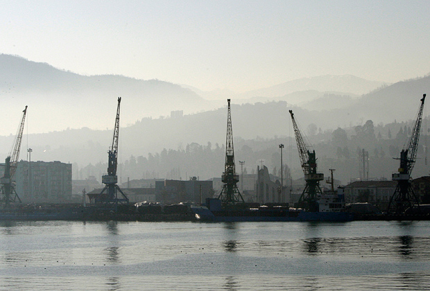 Вид на порт Батуми