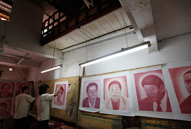 Создание инсталляции «Зал славы», посвященной китайским коррумпированным госслужащим