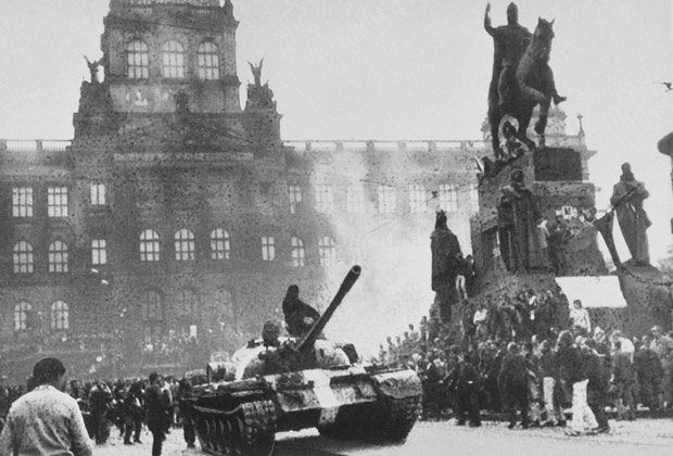Советский танк в Праге