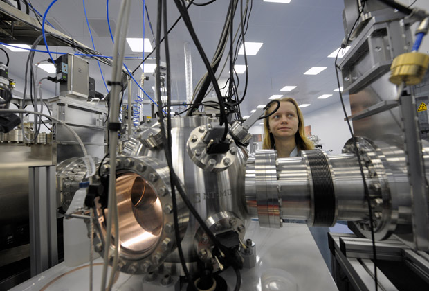 Сканирующий зондовый микроскоп платформы нанотехнологических комплексов «Нанофаб-100» в Российском научном центре «Курчатовский институт»
