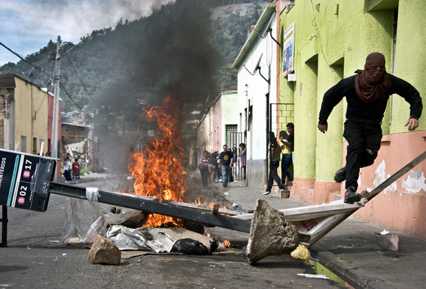 Беспорядки в ходе акции правозащитников из организации «Задержанные и пропавшие без вести», Сантьяго, 8 сентября 2013 года