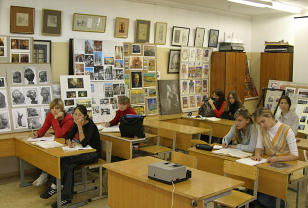 Занятия в Московском академическом художественном лицее