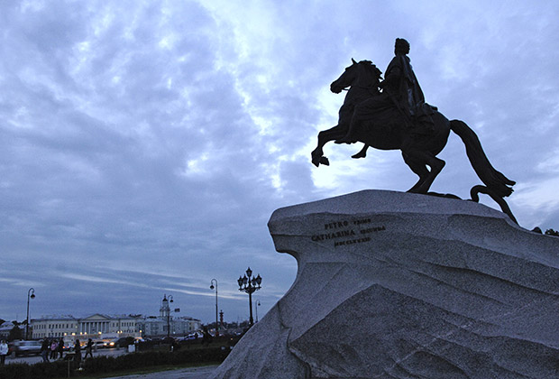 Памятник Петру I в Санкт-Петербурге