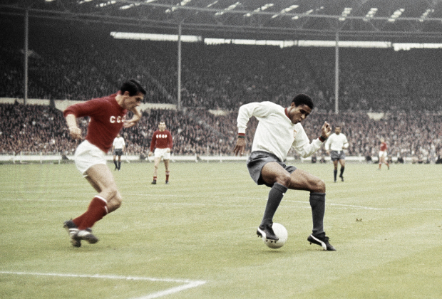 Эйсебио во время матча за третье место чемпионата мира 1966 года против сборной СССР
