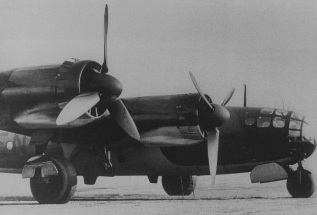 Прототип бомбардировщика совершил первый полет 23 декабря 1942 года. В общей сложности были построены три прототипа самолета.