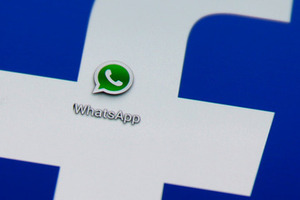 За 16 инстаграмов Facebook купил мессенджер WhatsApp
