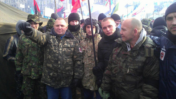 Александр Музычко (второй слева) на «Евромайдане»