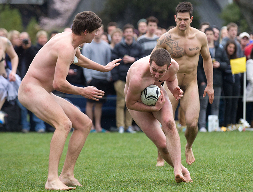 Ежегодный матч голых регбистов в Новой Зеландии