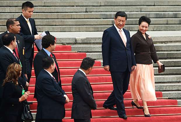 Президент Китая Си Цзиньпин и Пэн Лиюань в Пекине, 2013 год
