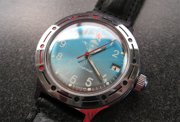 Едва ли не главный бренд российских спекулянтов начала 90-х годов — «командирские часы», пользовавшиеся неизменной популярностью у иностранных туристов.  